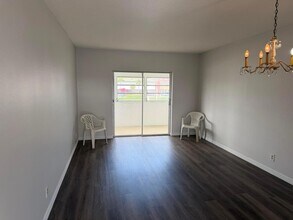 1113 Lake Terrace, Unit 2050 in Boynton Beach, FL - Foto de edificio - Building Photo