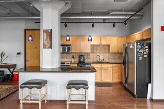 201 S St Francis Ave, Unit #401 in Wichita, KS - Building Photo - Building Photo