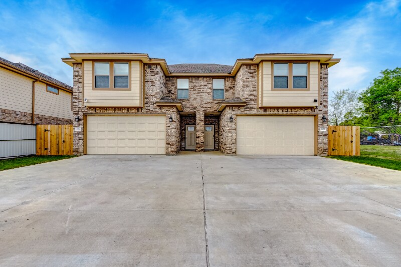 3807 W Orem Dr in Houston, TX - Building Photo