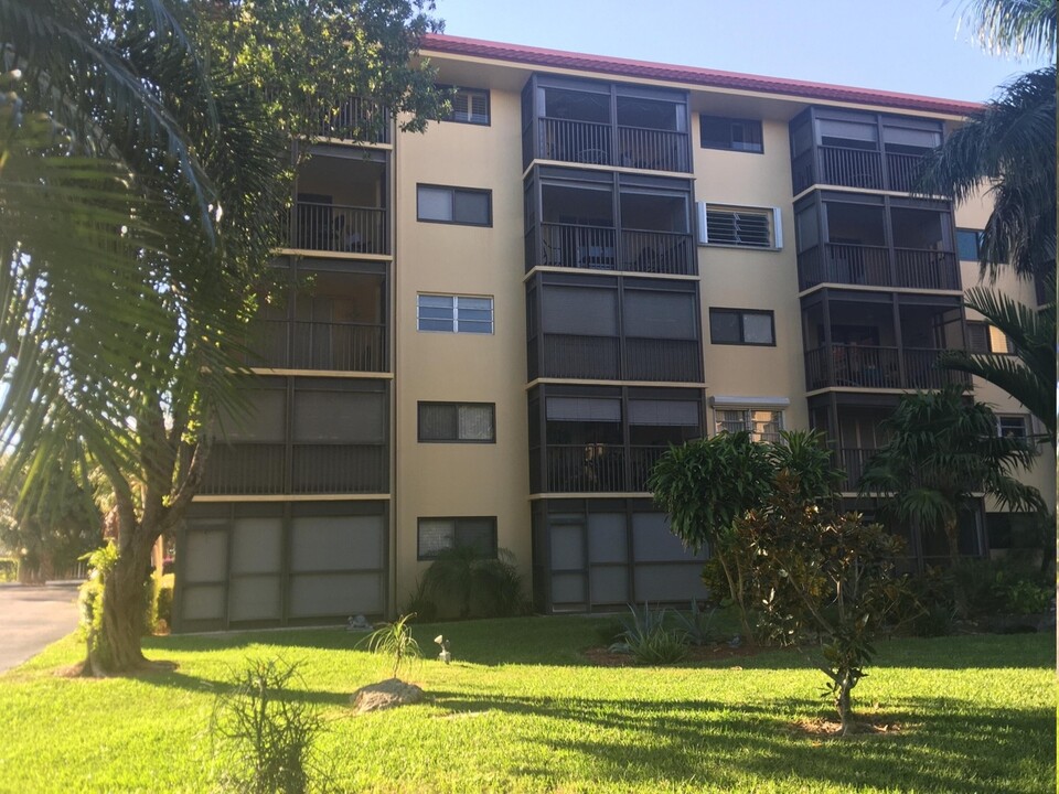 Garden Aire Village in Pompano Beach, FL - Foto de edificio