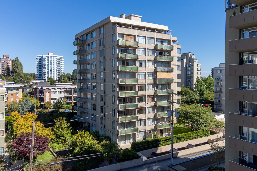 Horizon House in Vancouver, BC - Building Photo