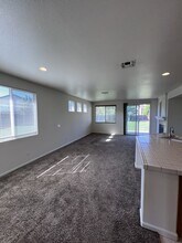 5016 Cleveland Bay Way in Elk Grove, CA - Building Photo - Building Photo