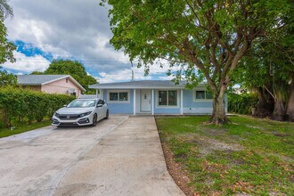 626 NW 7th St in Boynton Beach, FL - Building Photo - Building Photo
