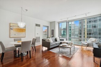 160 E Illinois St in Chicago, IL - Building Photo - Building Photo