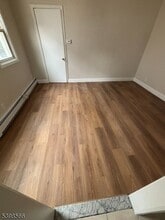 68 Cottage Pl, Unit 1 in East Rutherford, NJ - Foto de edificio - Building Photo