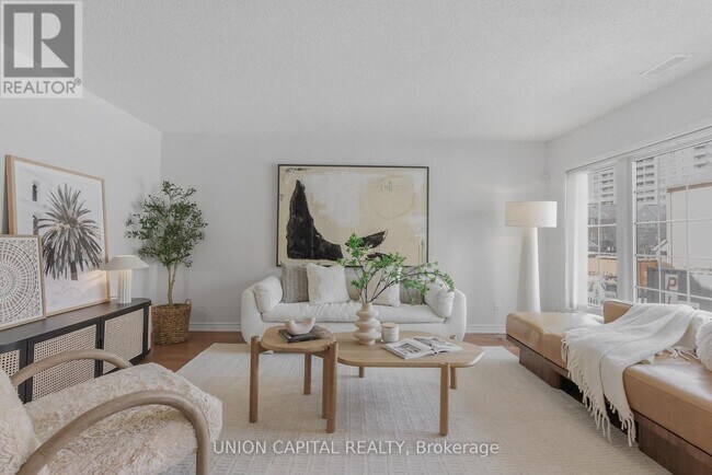 1400 The Esplanade N in Pickering, ON - Building Photo - Building Photo