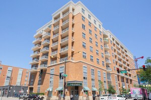 950 W Monroe St in Chicago, IL - Building Photo
