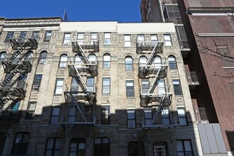 61-63 W 108th St in New York, NY - Building Photo - Building Photo