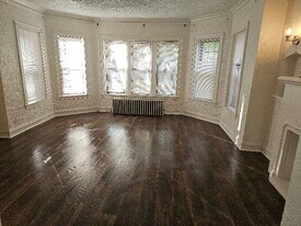 8119 S Vernon Ave in Chicago, IL - Building Photo