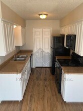 5908 Holiday Ln-Unit -B in North Richland Hills, TX - Building Photo - Building Photo
