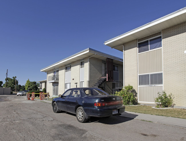 Executive Apartments in Salt Lake City, UT - Building Photo - Building Photo