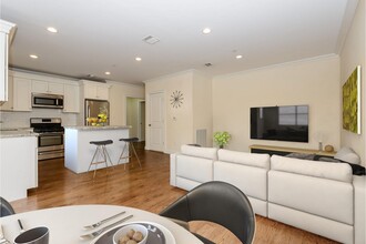 22 Creek Rd-Unit -# 101 in Halesite, NY - Building Photo - Building Photo