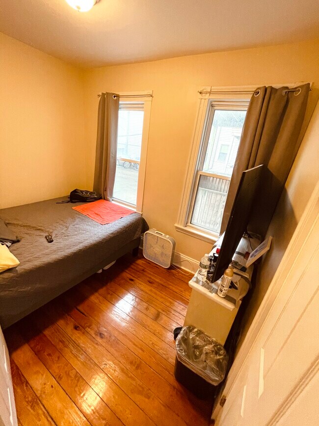 365 Meridian St in Boston, MA - Building Photo - Building Photo