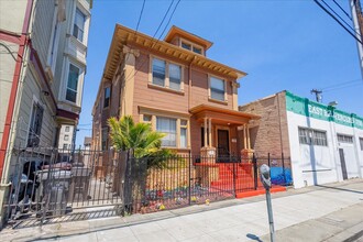 1423 Martin Luther King Jr Way in Oakland, CA - Foto de edificio - Building Photo