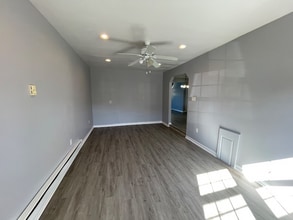 38 Stephanie Dr in Bear, DE - Building Photo - Building Photo