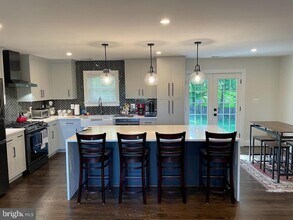 7308 Idylwood Rd in Falls Church, VA - Building Photo - Building Photo