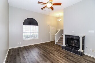 1012 Spanish Trail Ln in Cordova, TN - Building Photo - Building Photo