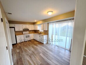 10176 Haskins St in Lenexa, KS - Building Photo - Building Photo