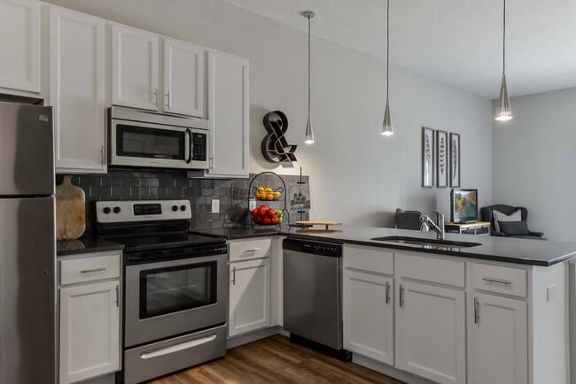 Mirada Apartments in Lewis Center, OH - Building Photo - Building Photo