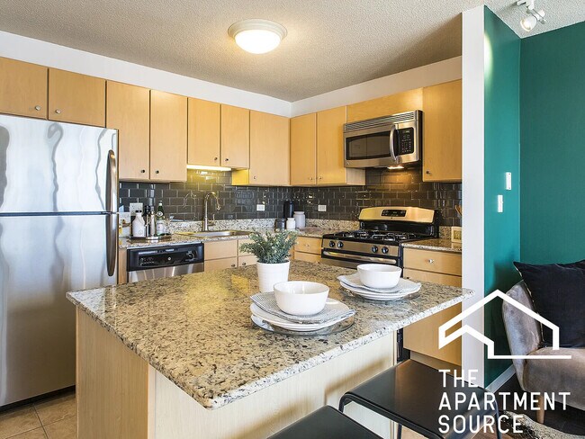 225 N Columbus Dr in Chicago, IL - Building Photo - Building Photo