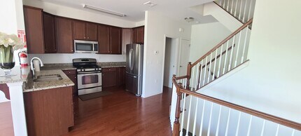 408 Waterview Ct in Cedar Knolls, NJ - Foto de edificio - Building Photo