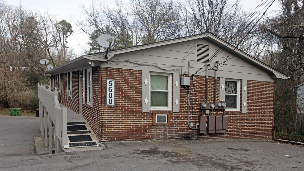 5608 Jacksboro Pike in Knoxville, TN - Building Photo