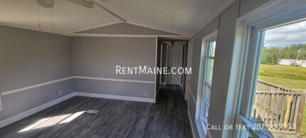 98 Park Dr in Canaan, ME - Building Photo - Building Photo