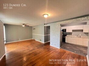123 Dundee Cir in St. Louis, MO - Building Photo - Building Photo