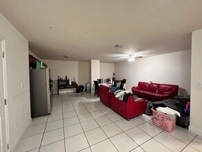 145 SW 15th Ave in Miami, FL - Foto de edificio - Interior Photo