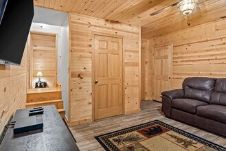 4050 Henson Rd in Blairsville, GA - Foto de edificio - Building Photo