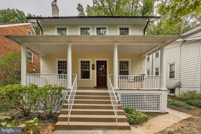 property at 3236 McKinley St NW