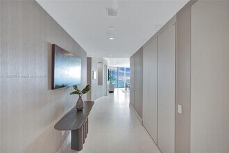 18975 Collins Ave in Sunny Isles Beach, FL - Building Photo - Building Photo