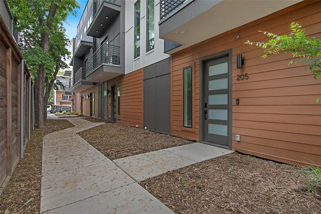 property at 4205 Roseland Ave