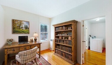 186 Main St-Unit -1 in Wayland, MA - Foto de edificio - Building Photo