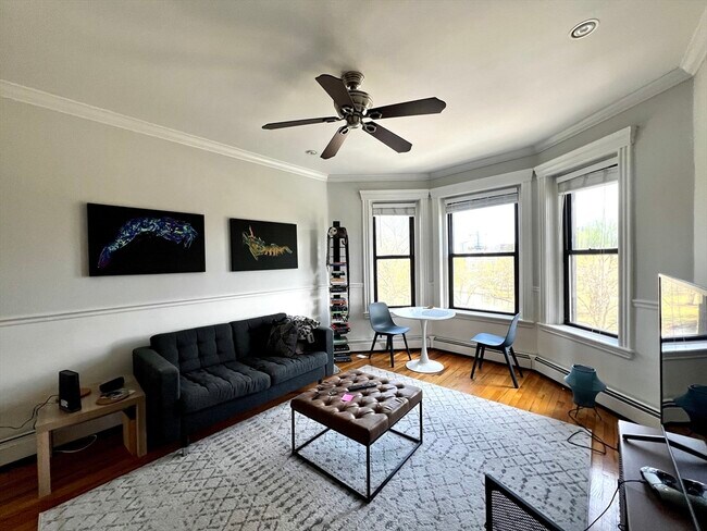 61 Park Dr, Unit 18 in Boston, MA - Building Photo - Building Photo