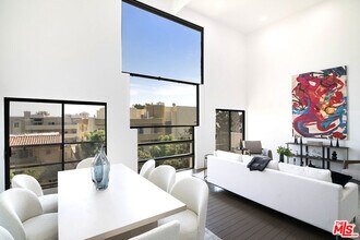 1059 S Shenandoah St in Los Angeles, CA - Building Photo - Building Photo