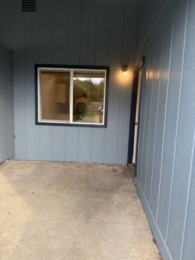 715 Bluff Ave SW in Bandon, OR - Building Photo - Building Photo