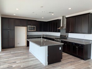 18434 Keswick Dr in Lathrop, CA - Building Photo - Building Photo