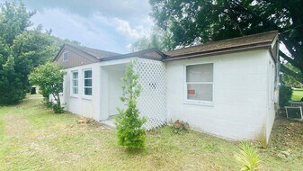 229 McKean St in Auburndale, FL - Building Photo