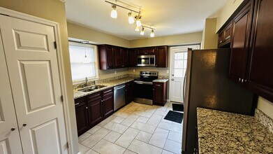 2948a Candlelight Way in Lexington, KY - Building Photo - Building Photo