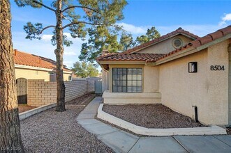8504 Manalang Rd in Las Vegas, NV - Building Photo - Building Photo
