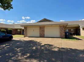 1521 Breezy Dr in Waco, TX - Building Photo