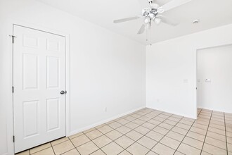 319 Hermosa Ave, Unit 14 in Long Beach, CA - Building Photo - Building Photo