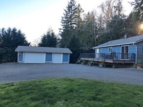 3911 NE Rova Rd in Poulsbo, WA - Building Photo - Building Photo