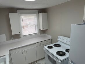 422 W Main St in Greeneville, TN - Foto de edificio - Building Photo