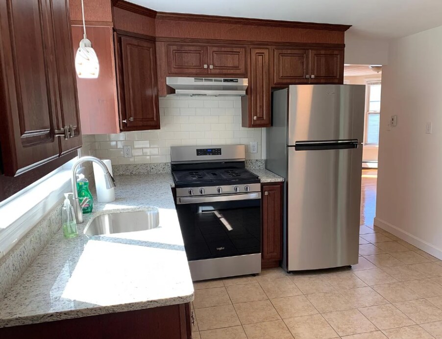 9 Skehan St, Unit 2 in Somerville, MA - Building Photo