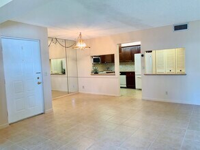 4821 Sable Pine Cir-Unit -D1 in West Palm Beach, FL - Building Photo - Building Photo
