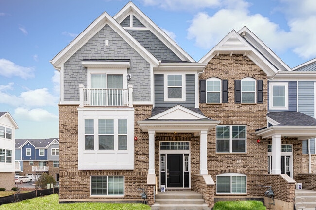 property at 1985 Kingsley Cir