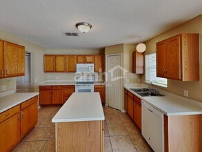 31810 Parkdale Dr in Leesburg, FL - Building Photo - Building Photo