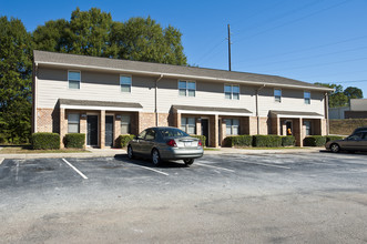 Jackson Hills Apartments in Commerce, GA - Building Photo - Building Photo